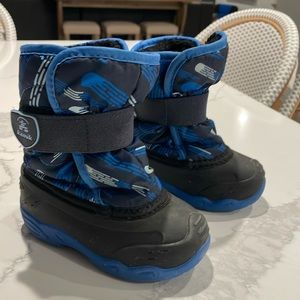 Kamik toddler boys size 8 snowy bug boots